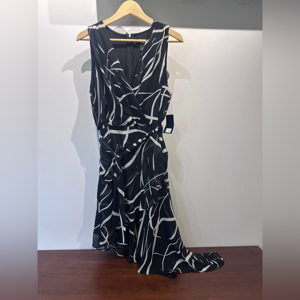 DKNY NWT faux wrap Black Dress sleeveless high low with White Abstract Print